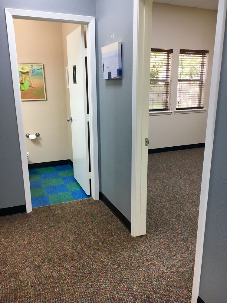 Twisted Oak Work Suites: 1806 Harbor Dr, Rockport, TX 78382